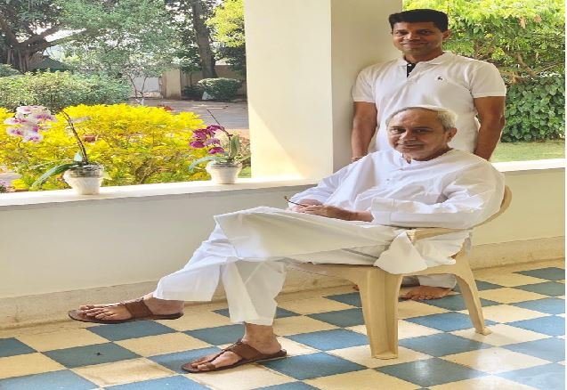 चर्चित IAS अधिकारी कार्तिकेय पांडियन ने दिया इस्तीफा, मुख्यमंत्री बनने की खबरों से हलचल