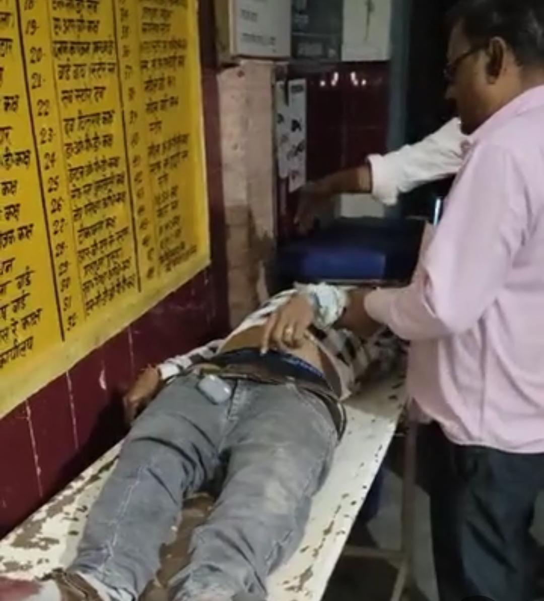 रायबरेली-ऊंचाहार में दो बाइकों की आमने-सामने टक्कर: तीन लोग घायल