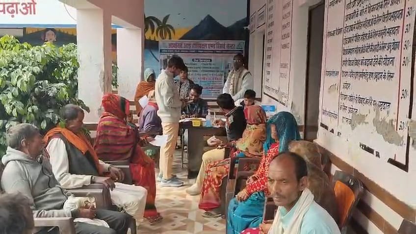 रायबरेली - ग्राम पंचायत में ग्राम चौपाल का हुआ आयोजन 