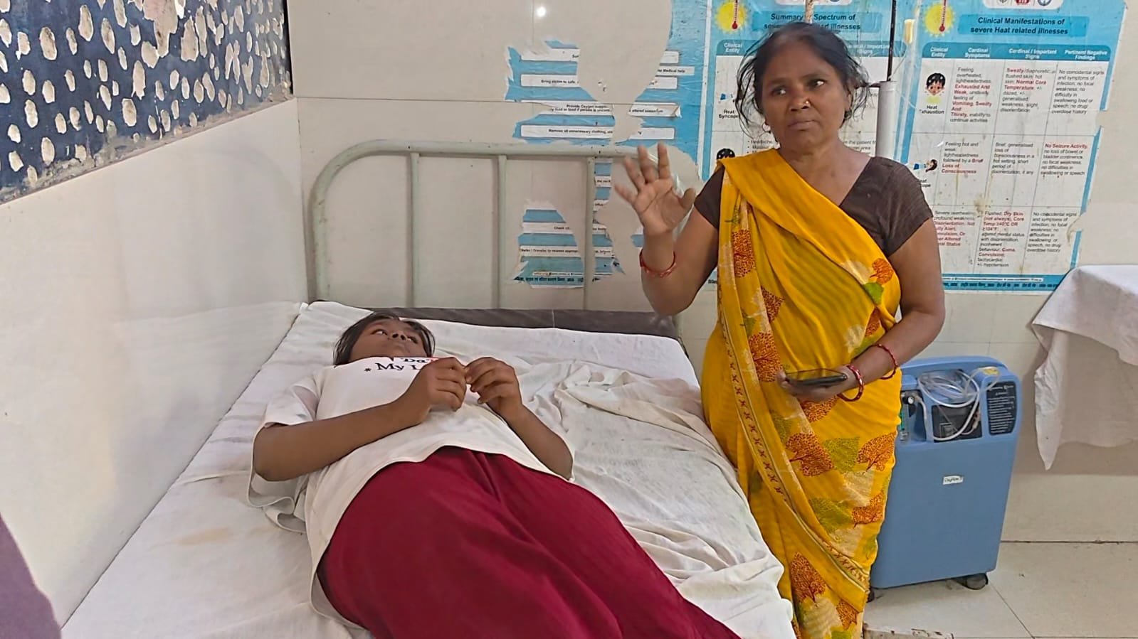 रायबरेली - पुवाल के पास खेल रहीं किशोरी सर्प दंश का हुई शिकार, किया गया इलाज