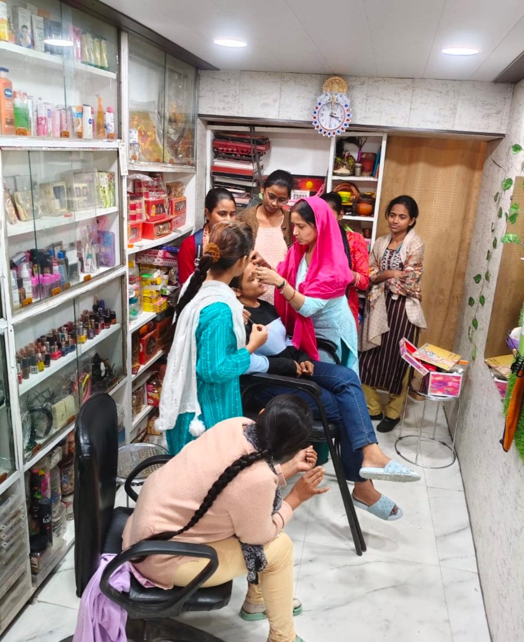 रायबरेली- ' हीरे ' तराश रही है ऊंचाहार की शुभलक्ष्मी  कौशल