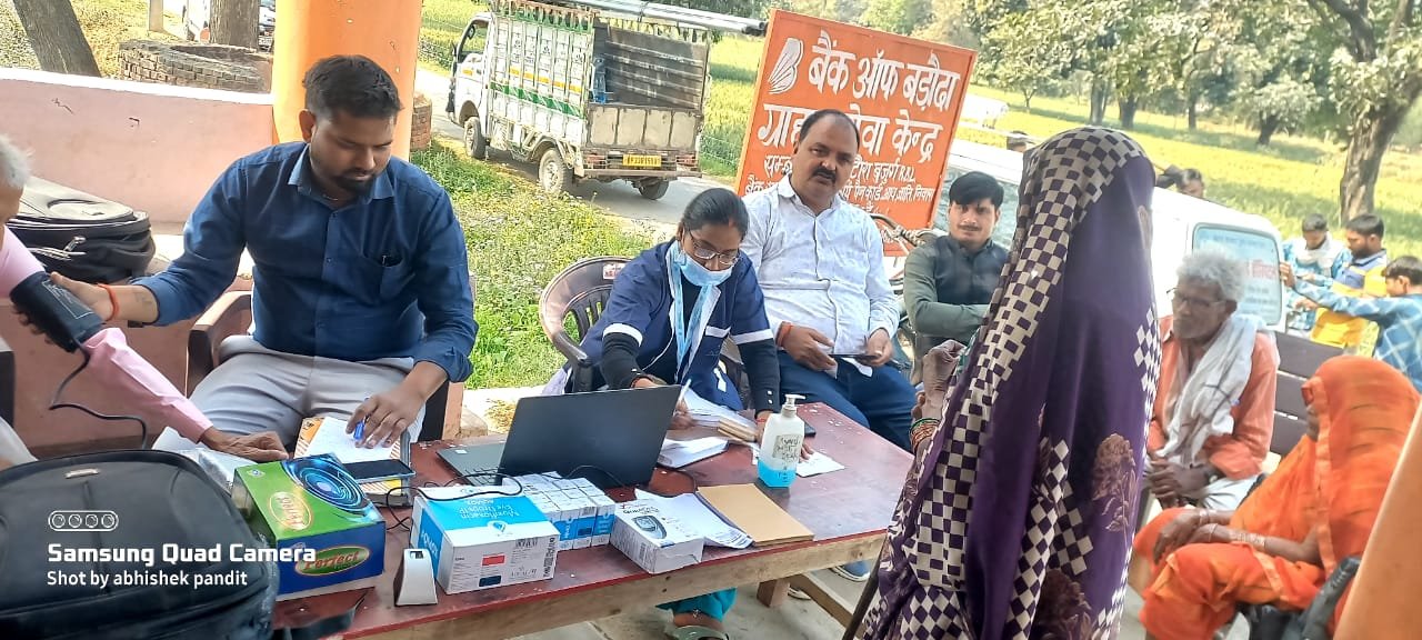 रायबरेली-नेत्र शिविर में उमड़ी मरीजों की भीड़ , सभी का हुआ उपचार