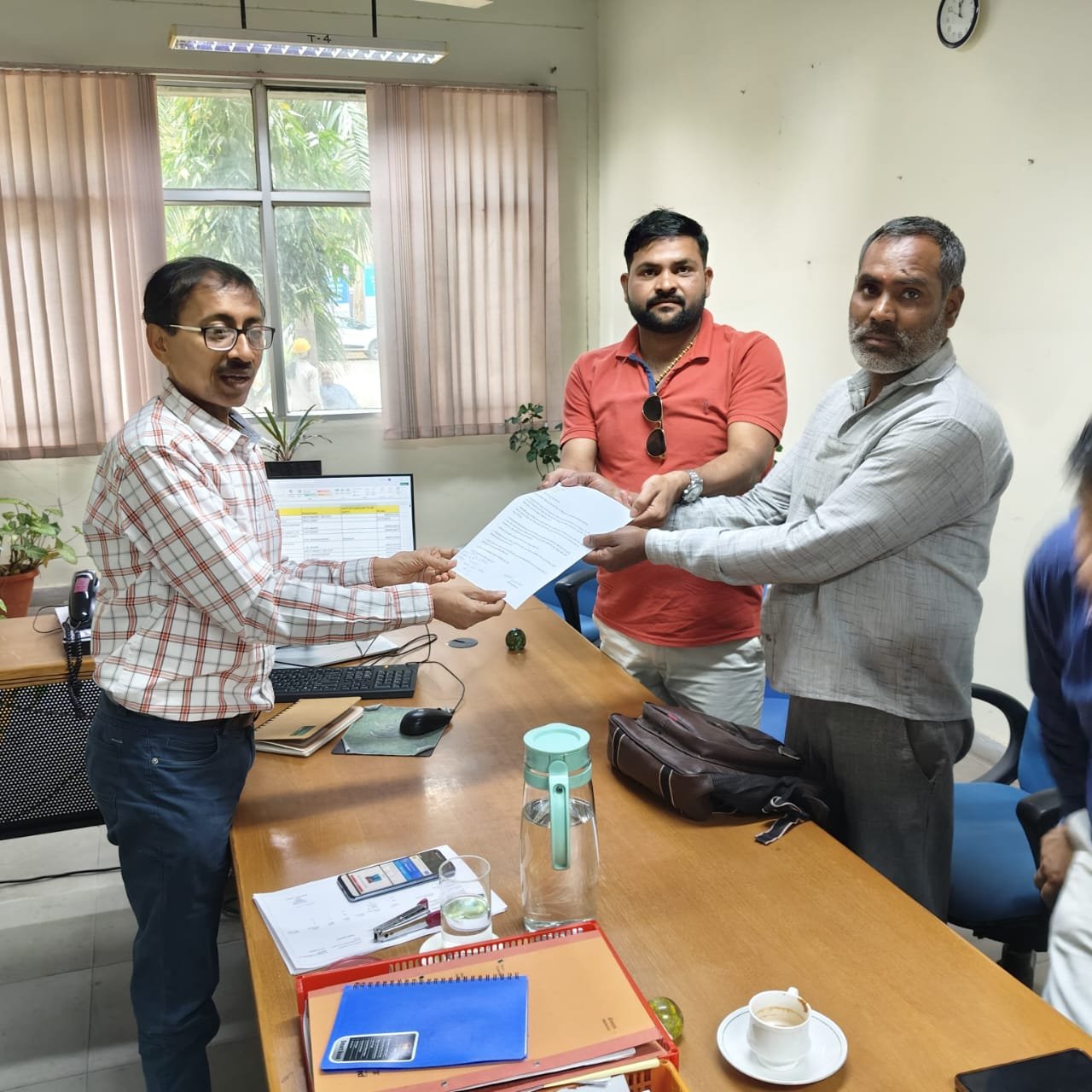 रायबरेली-एनटीपीसी के श्रमिकाें के आगे आखिरकार एनटीपीसी प्रबन्धन को पड़ा झुकना