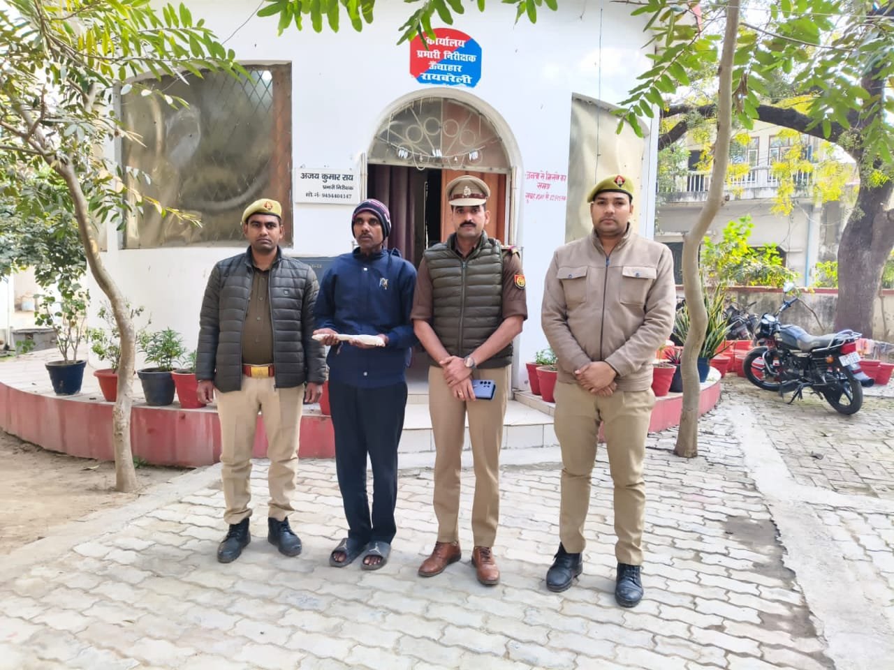 रायबरेली- ऊंचाहार:किशोरी पर चाकू से हमला करने वाला 'कलयुगी ताऊ' गिरफ्तार, पुलिस ने भेजा जेल