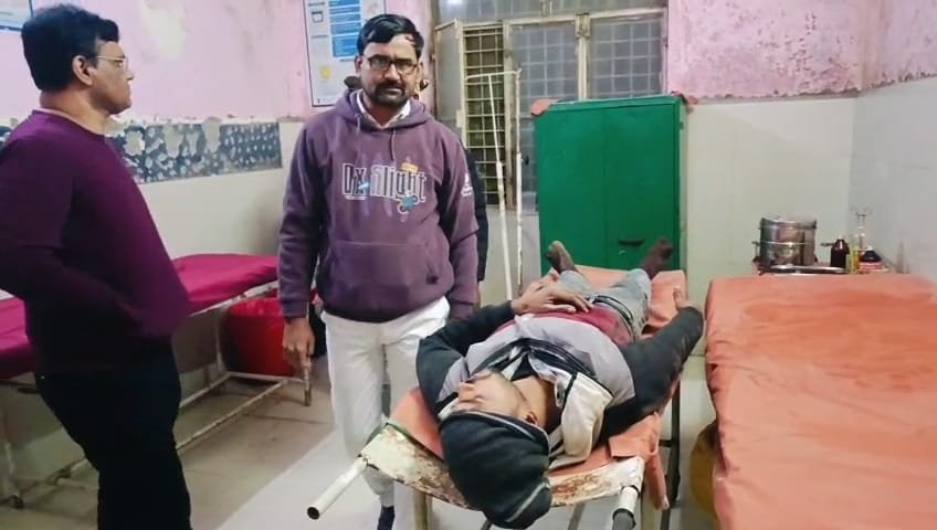 रायबरेली -तेज रफ्तार अनियंत्रित बाइक सवार ने सामने से आ रहे बाइक सवार को मारी जोरदार टक्कर, एक घायल