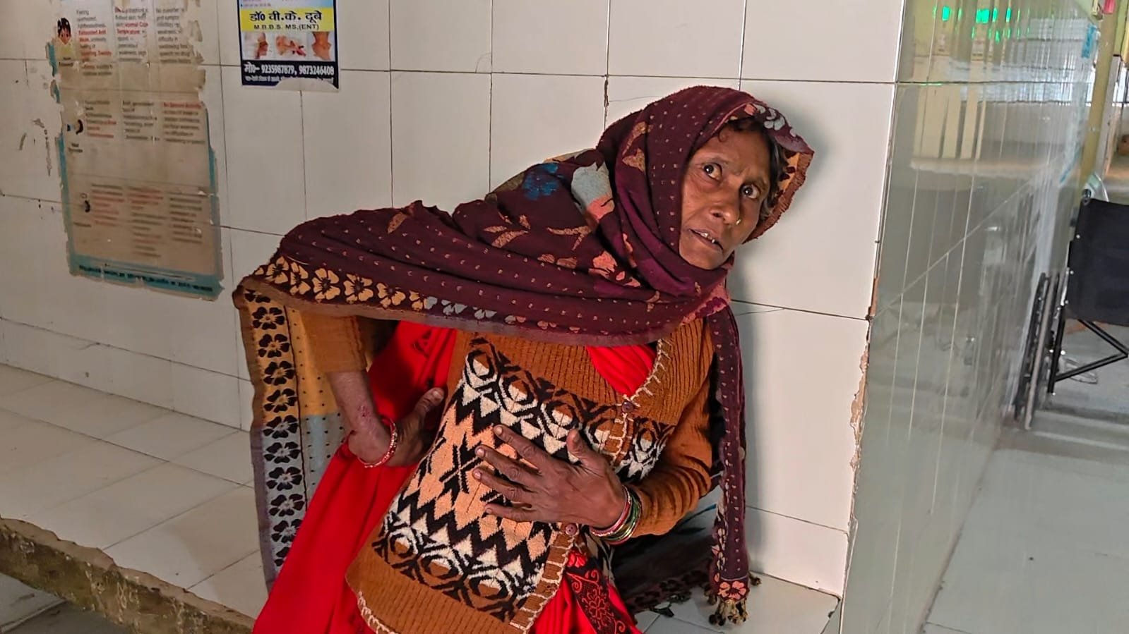 रायबरेली - वृद्ध महिला को भाई-बहन की लड़ाई देखना पड़ा महंगा, भाई-बहन समेत परिजनों ने जमकर पीटा