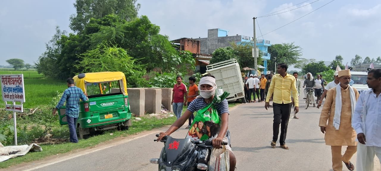 Raebareli: गदागंज थाना क्षेत्र में दिखा तेज रफ्तार का कहर।