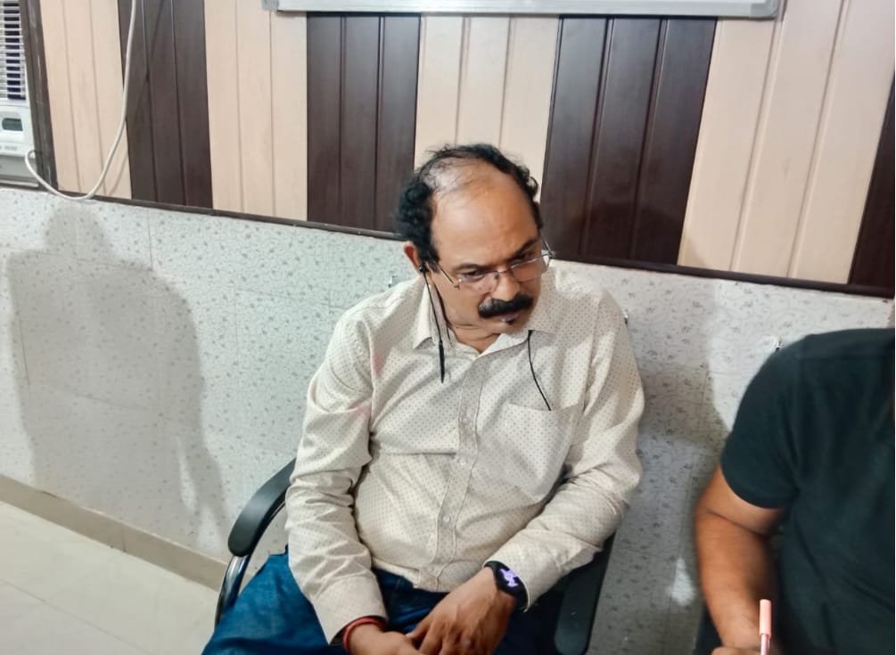 Raebareli:घूस लेते लेखपाल को एंटी करप्शन रंगे हाथों पकड़ा