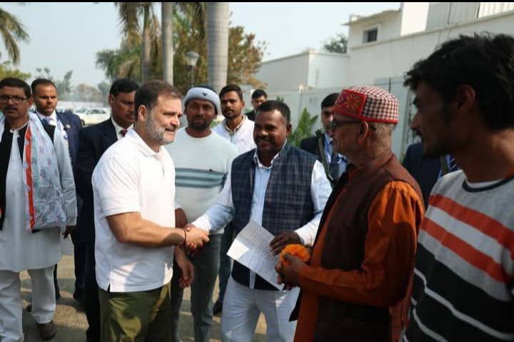 रायबरेली - ब्लॉक अध्यक्ष ने राहुल गांधी से मुलाकात कर रखी कई मांगे, सौपा ज्ञापन