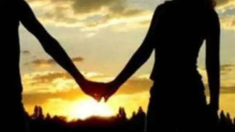 ''मैं केरल से आ गया हूं, मुझसे बाहर मिलने आओ''- प्रेमी ने प्रेमिका को घर से बाहर बुलाया; इसके बाद कंपकपाती ठंड में दोनों ने कर दिया ऐसा काम...