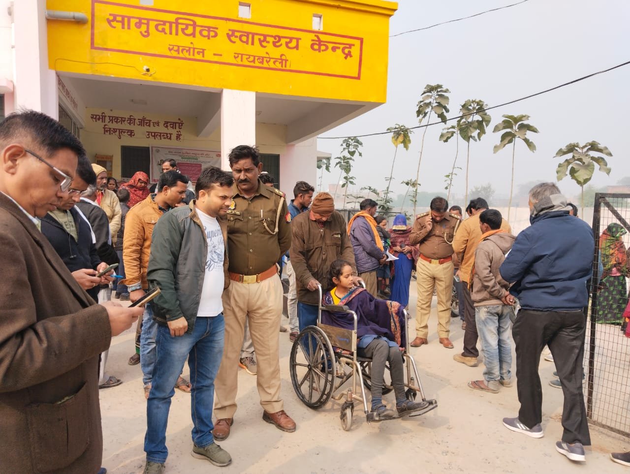 Raibareli-पिकअप व स्कूली वैन की टक्कर से आधा दर्जन से अधिक छात्र घायल दो की हालत गंभीर।