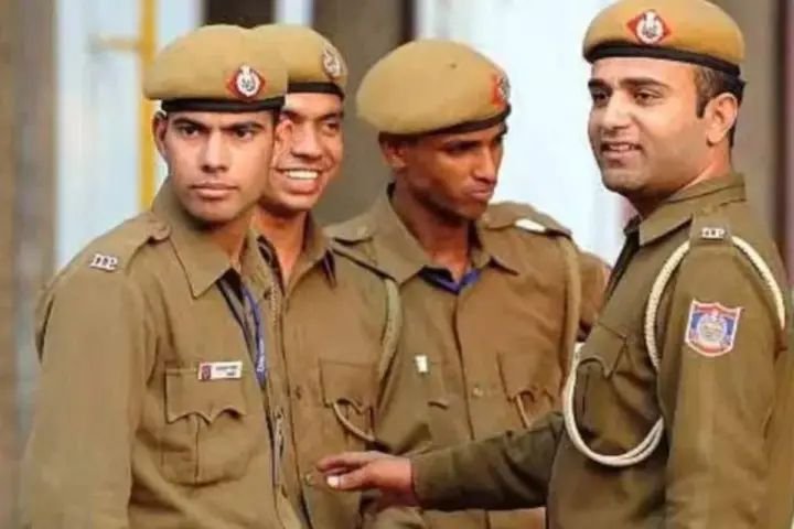 यूपी पुलिस कांस्टेबल भर्ती के अभ्यर्थियों की दूरी हुई ये टेंशन, जारी हुआ नोटिस