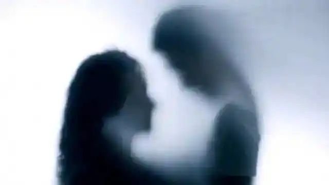 पत्नी थी पति से परेशान पुलिस के सामने लगाई गुहार, बोली- सेक्स करने से पहले खाते हैं यह चीजें