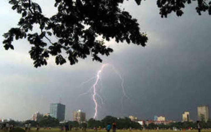 रायबरेली-आकाशीय बिजली गिरने की चपेट में आके किसान गंभीर रूप से झुलसा,रेफर 