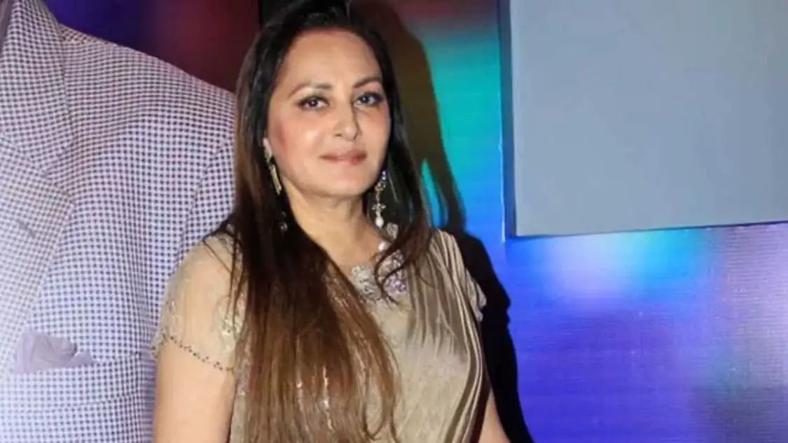 पूर्व सांसद जया प्रदा फरार घोषित, गिरफ्तार कर अदालत में पेश करने का आदेश