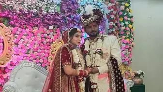 मेहंदी लगे हाथ और आंसू बहाती दुल्हन...सामने रखी थी दूल्हे की लाश,