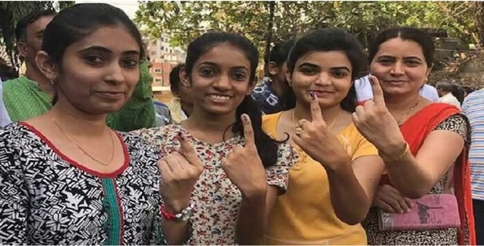 लखनऊ में 51450 फर्स्ट टाइम वोटर करेंगे वोट, जिला निर्वाचन अधिकारी ने दी जानकारी