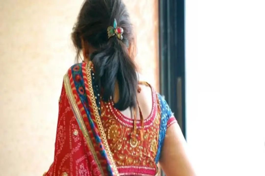 मेरे दोस्त के साथ सोना है तुमको पति ने पत्नी को दिया ऑफर