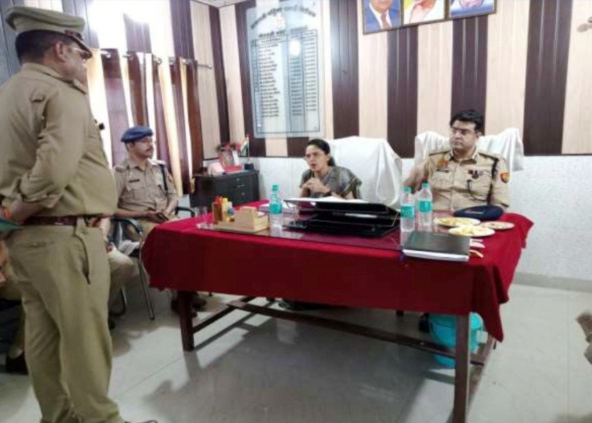 Raibareli-मण्डलायुक्त-आईजी ने थाना कोतवाली नगर का किया गया औचक निरीक्षण