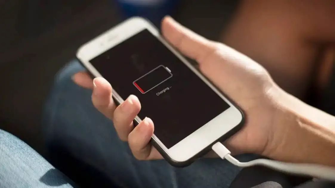 देखिये कितने दिन बाद बदल देना चाहिए मोबाइल