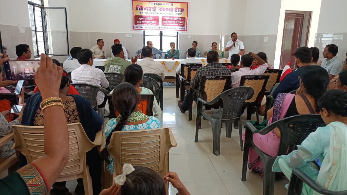 रायबरेली-सेवानिवृत्त हुए नौ स्वास्थ कर्मियों को दी गई भावपूर्ण बिदाई,,, 