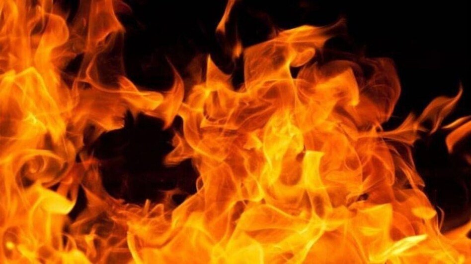 रायबरेली-रंजिश में लगा दिया खेत खलिहान और घर में आग , दस लाख का नुकसान