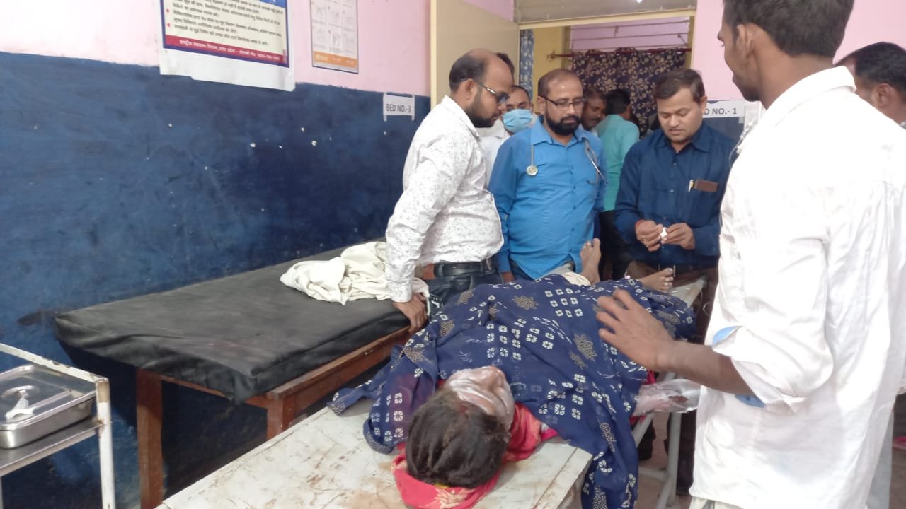 Raebareli:खाना बनाते समय गैस पाइप में लीकेज से लगी आग,महिला झुलसी  