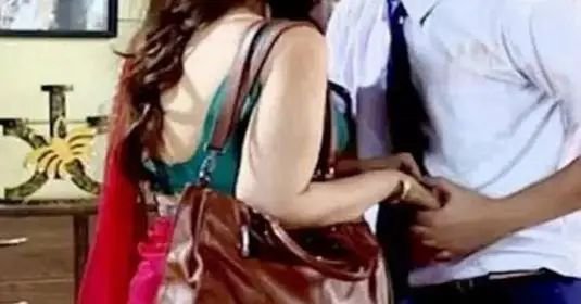 स्कूल में स्टूडेंट के साथ महिला टीचर बनाती थी शारिरिक संबंध मिटाती थी हवस