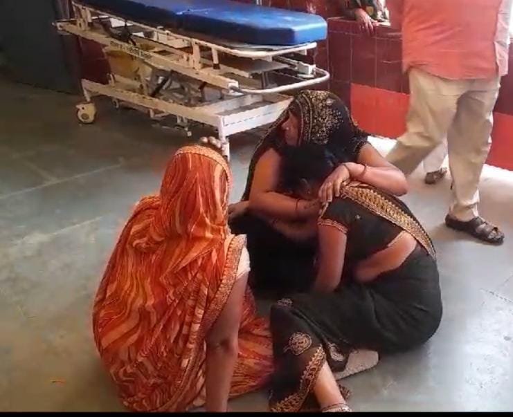 रायबरेली-मैरंग अनलोडिंग के बाद अचानक खुल गया ट्रक का डाला , चपेट में आते मजदूर की हुई मौत 