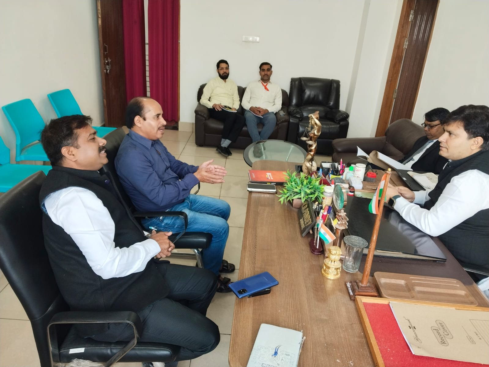 Raebareli:राष्ट्रीय लोक अदालत को सफल बनाने के लिए बैठक संपन्न