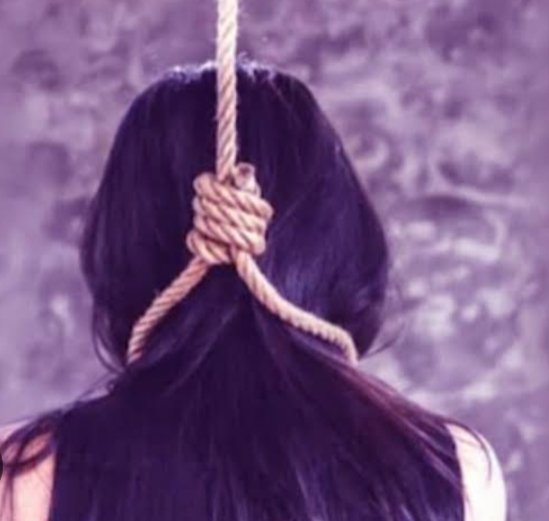 रायबरेली-फंदे पर मिला युवती का शव , परिवार में मचा कोहराम