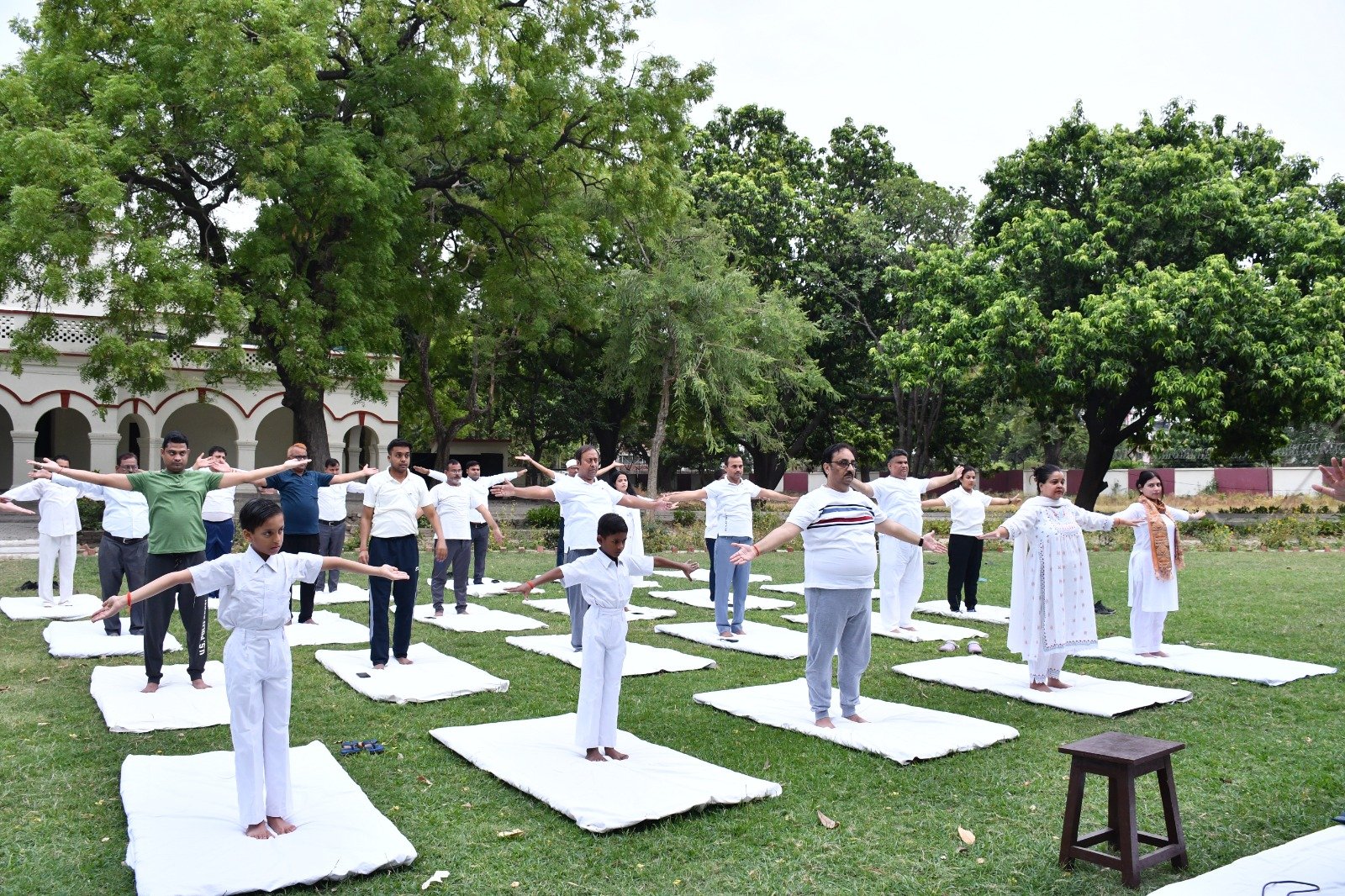 Raibareli-विश्व योग दिवस के अवसर पर आयोजित हुआ योग शिविर