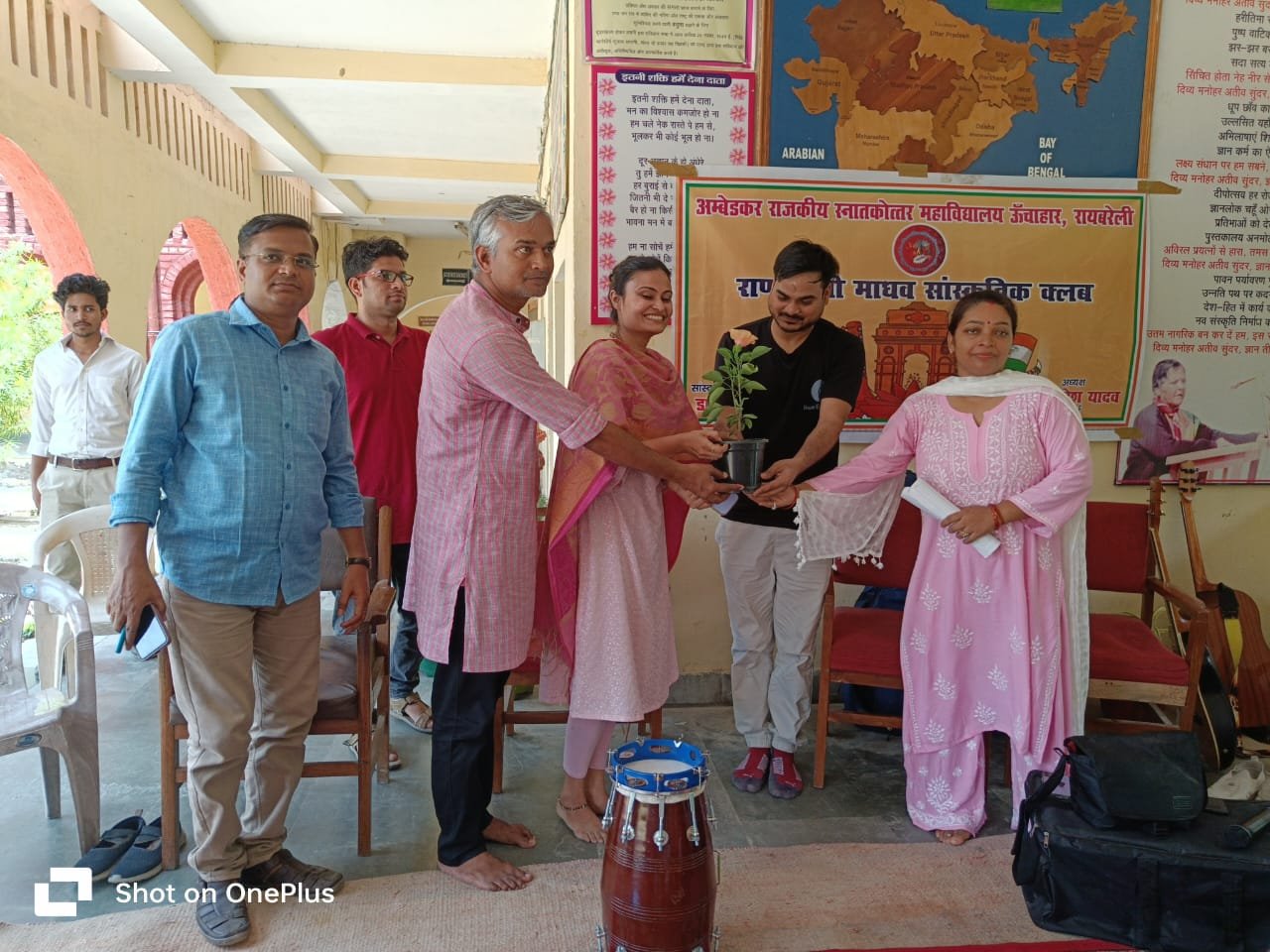 रायबरेली-आध्यात्मिक चेतना और शारीरिक स्वास्थ में संगीत लाभकारी - डा . राजेश यादव