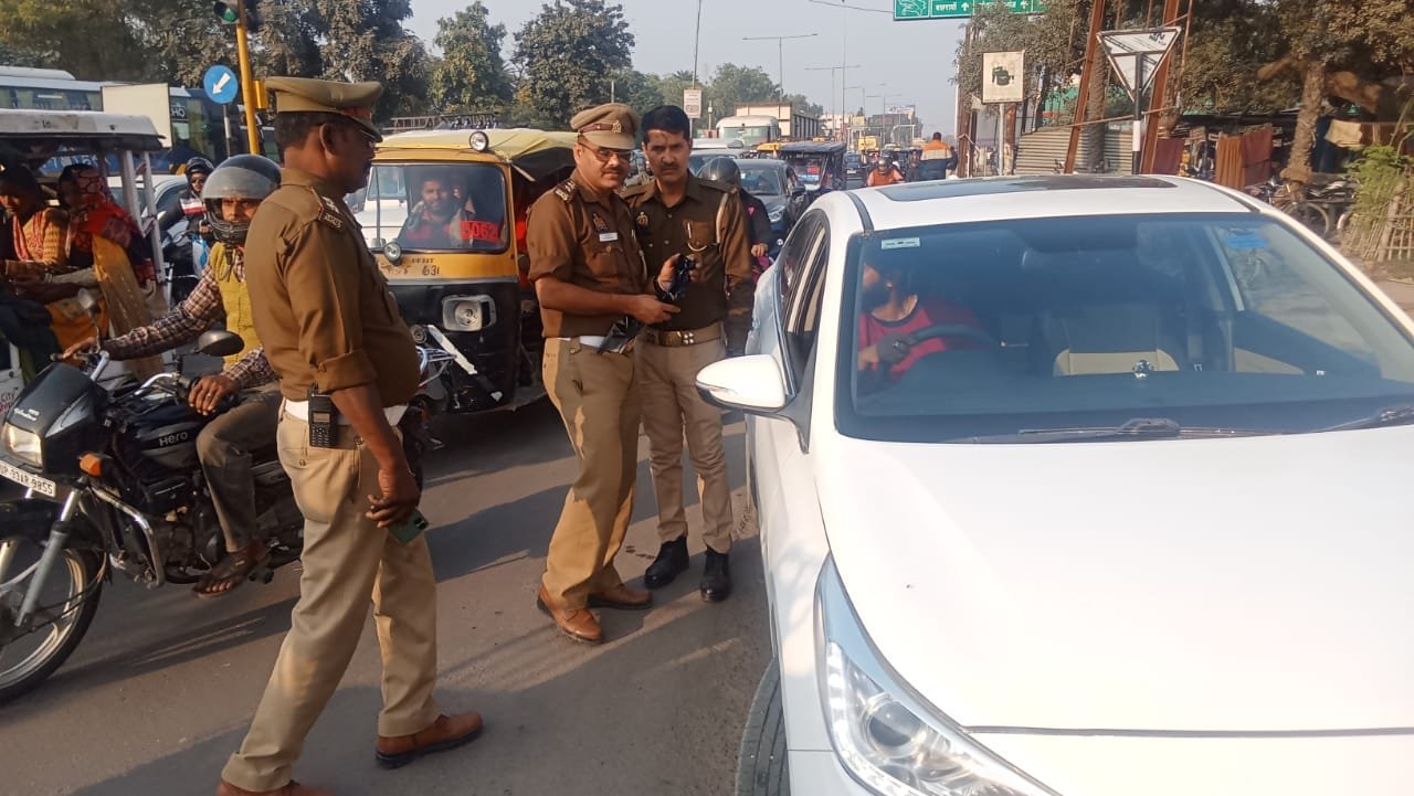 Raebareli: पुलिस अधीक्षक के निर्देश पर यातायात प्रभारी ने चलाया अभियान