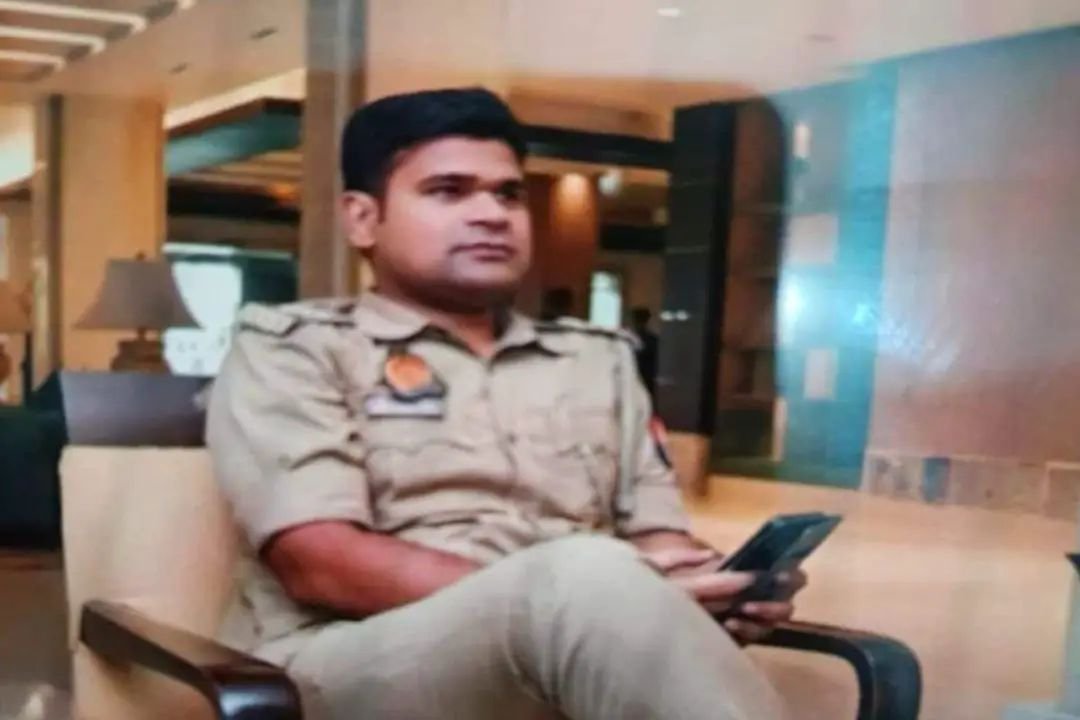 42 लाख रुपए के मामले में चौकी इंचार्ज गिरफ्तार खाकी शर्मसार