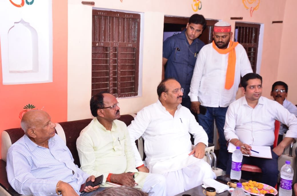Raibareli-उद्यान मंत्री ने ग्राम पंचायत नीबी,गहरौली, रमवापुर दुबई और दुनकहा में सुनी लोगों की समस्याएं
