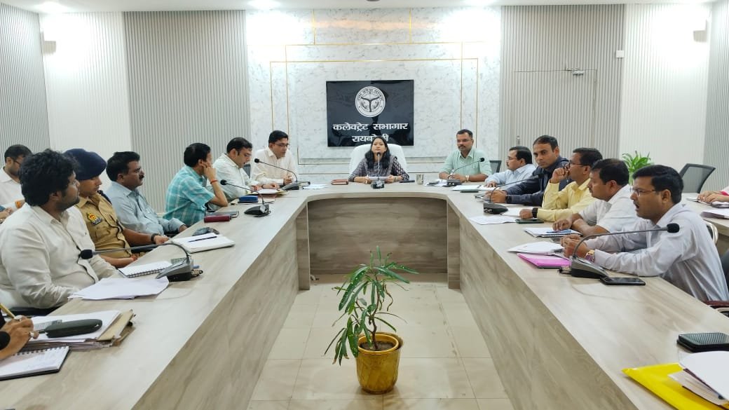 Raibareli-डीएम की अध्यक्षता में हर घर तिरंगा अभियान की सफलता के लिए बैठक सम्पन्न