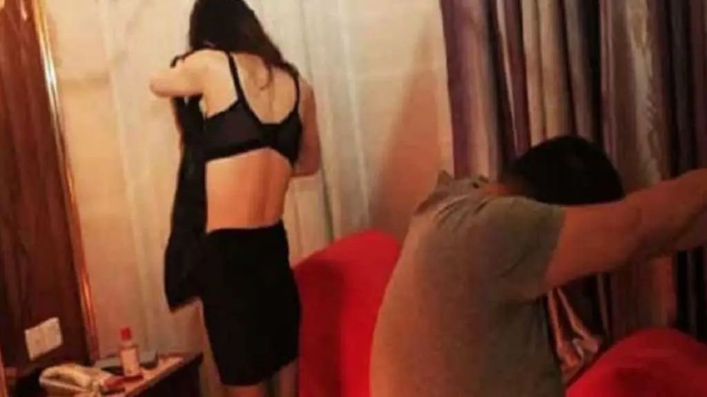 व्हाट्सऐप पर डील, एक रात के 7 हजार; गाजियाबाद सेक्स रैकेट की पीड़िताओं ने पुलिस को सुनाई आपबीती