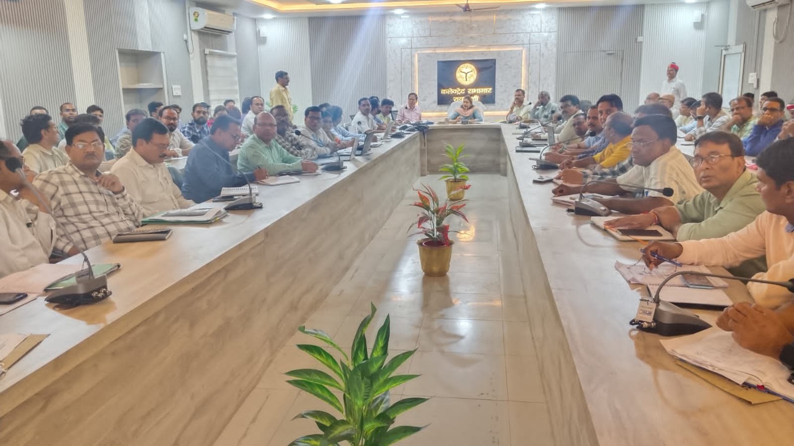 Raibareli-डीएम की अध्यक्षता में जिला स्वास्थ्य समिति की बैठक संपन्न