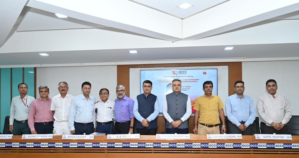 Raibareli-स्थानीय उद्यमियों को वैश्विक बाजार तक पहुँचाने में 'डाकघर निर्यात केंद्र' निभाएगा अहम भूमिका-पोस्टमास्टर जनरल श्री कृष्ण कुमार यादव*