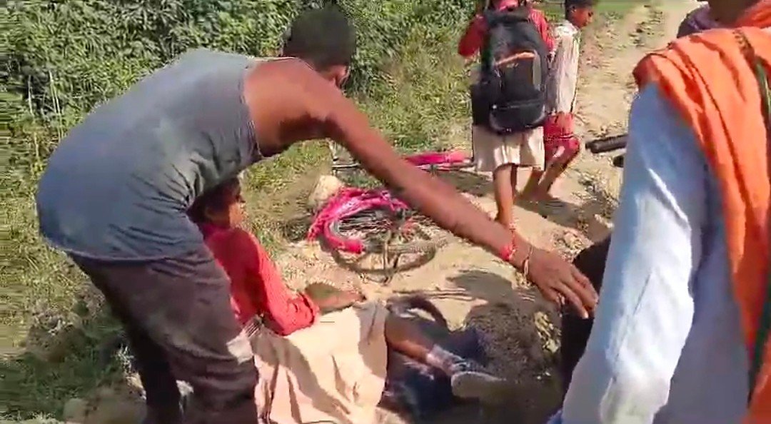 Raibareli-स्कूल से वापस घर जा रही छात्रा को डंपर ने मारी टक्कर