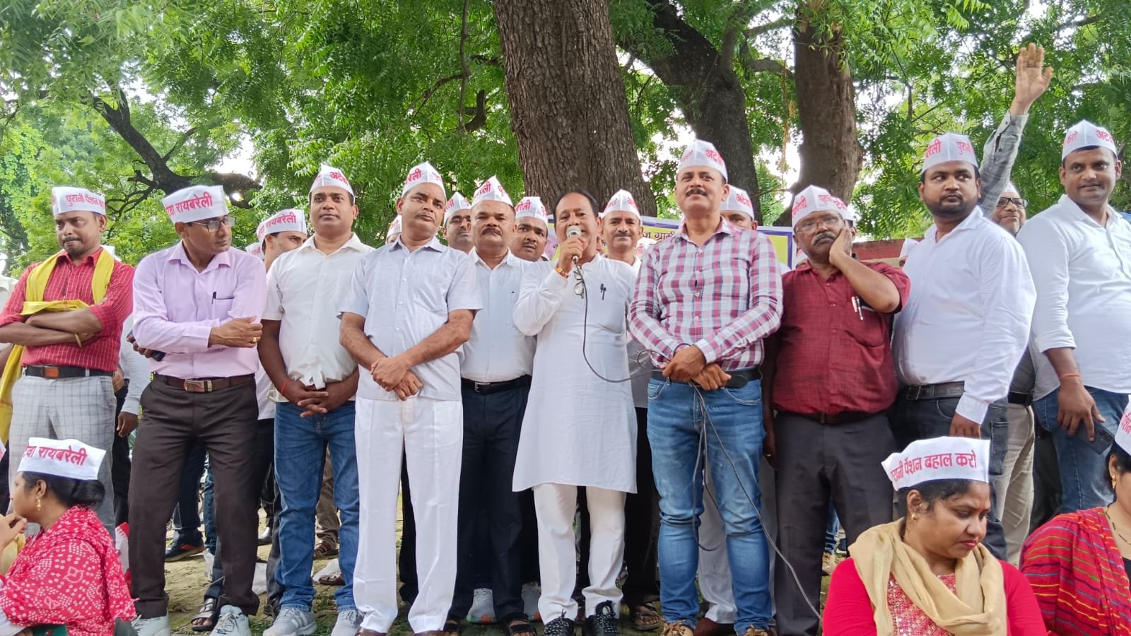 Raibareli-एनपीएस व यूपीएस के खिलाफ कर्मचारियों ने निकाला “आक्रोश मार्च”, कहा- हमें मिले ओपीएस