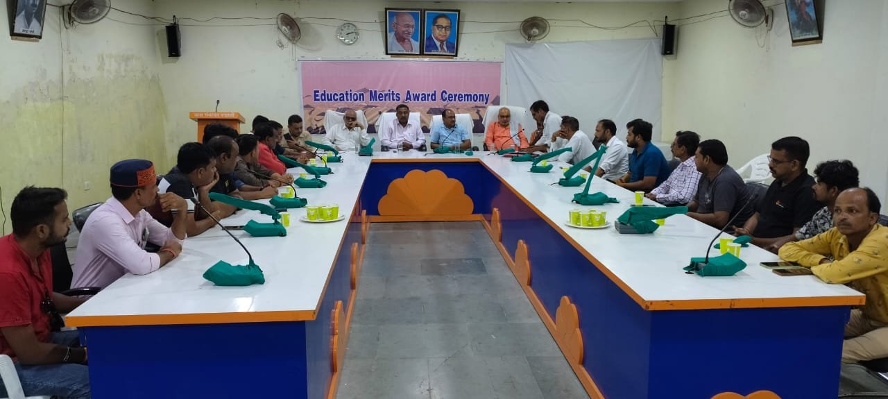 Raibareli-उच्च न्यायालय के आदेश के परिपेक्ष में व्यापार मंडल की वार्ता के बाद निष्पक्ष कार्यवाही करने का लिया गया निर्णय