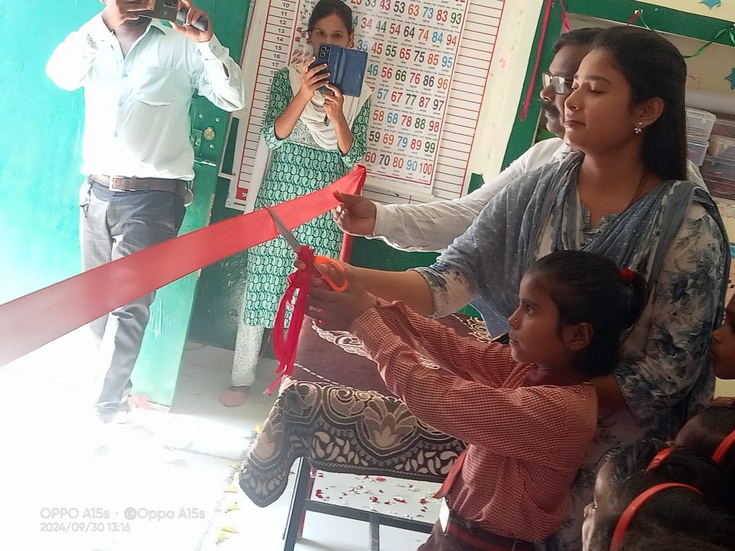 Raibareli-प्राथमिक विद्यालय राजापुर में स्मार्ट क्लास का शुभारंभ