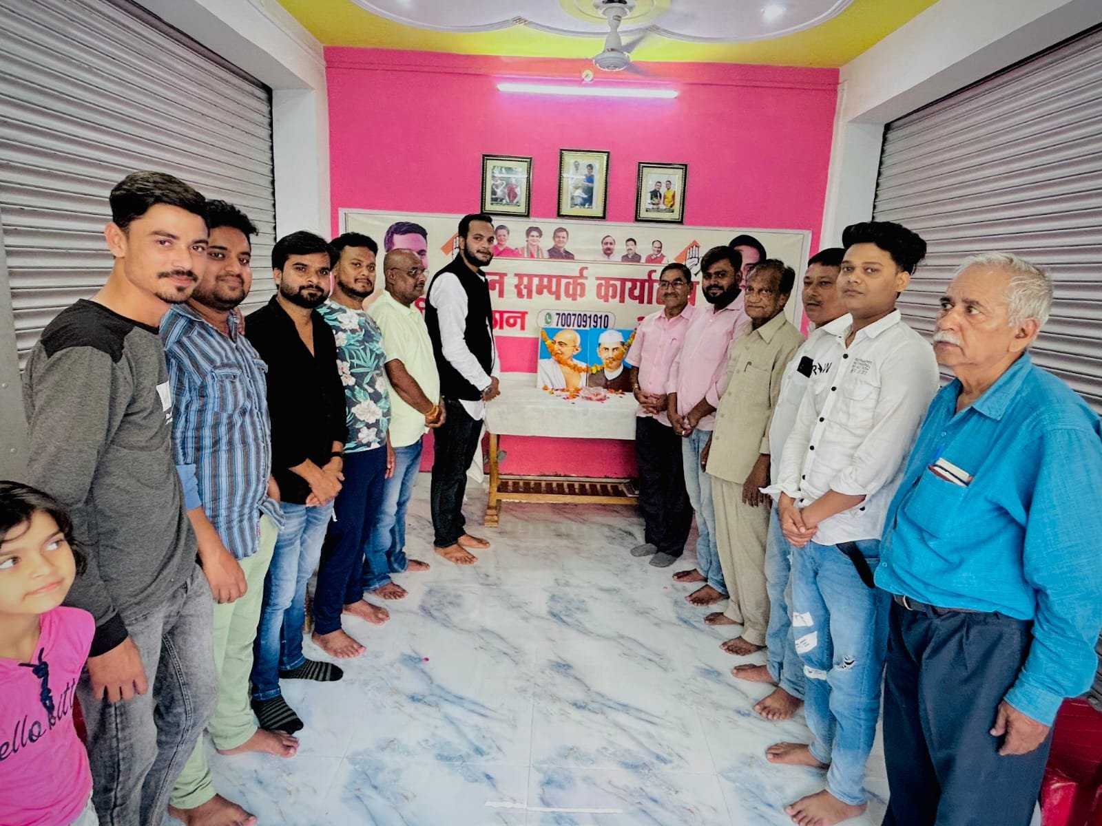 Raibareli-आमीन पठान ने धूम धाम से मनाया महात्मा गांधी जी लाल बहादुर शास्त्री जी की जयंती।