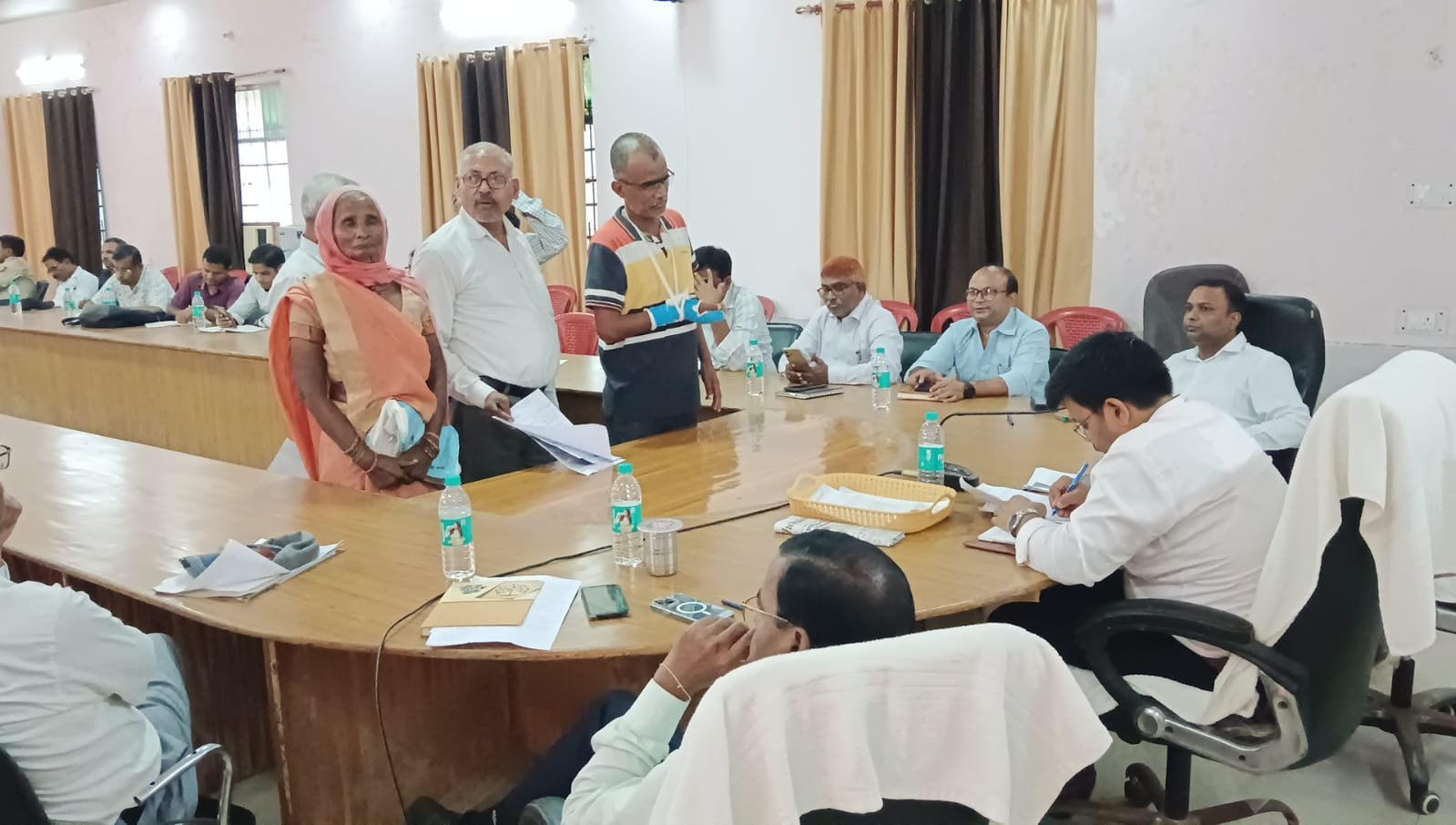 Raibareli-एसडीएम की अध्यक्षता में संपूर्ण समाधान दिवस का आयोजन