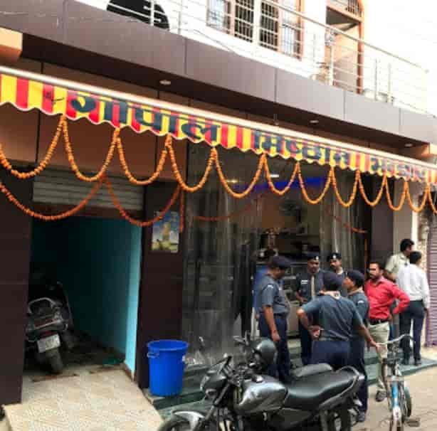 Raibareli-लालपेड़ा सहित कई नमूने हुए फेल गोपाल स्वीट्स पर दर्ज हुआ मुकदमा