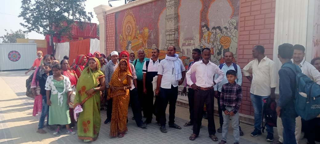 रायबरेली-निशुल्क श्री राम जन्मभूमि की यात्रा करवा रहे हैं भाजपा नेता अनुष्ठान सिंह