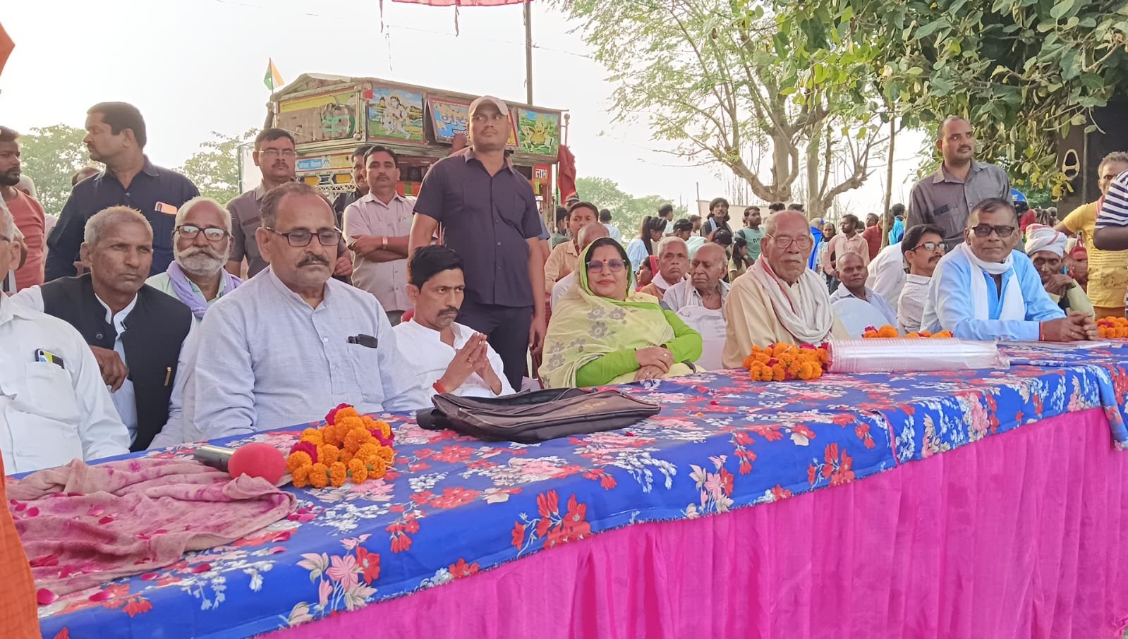 Raibareli-समाज सेविका सुधा द्विवेदी ने किया मेले का उद्घाटन 