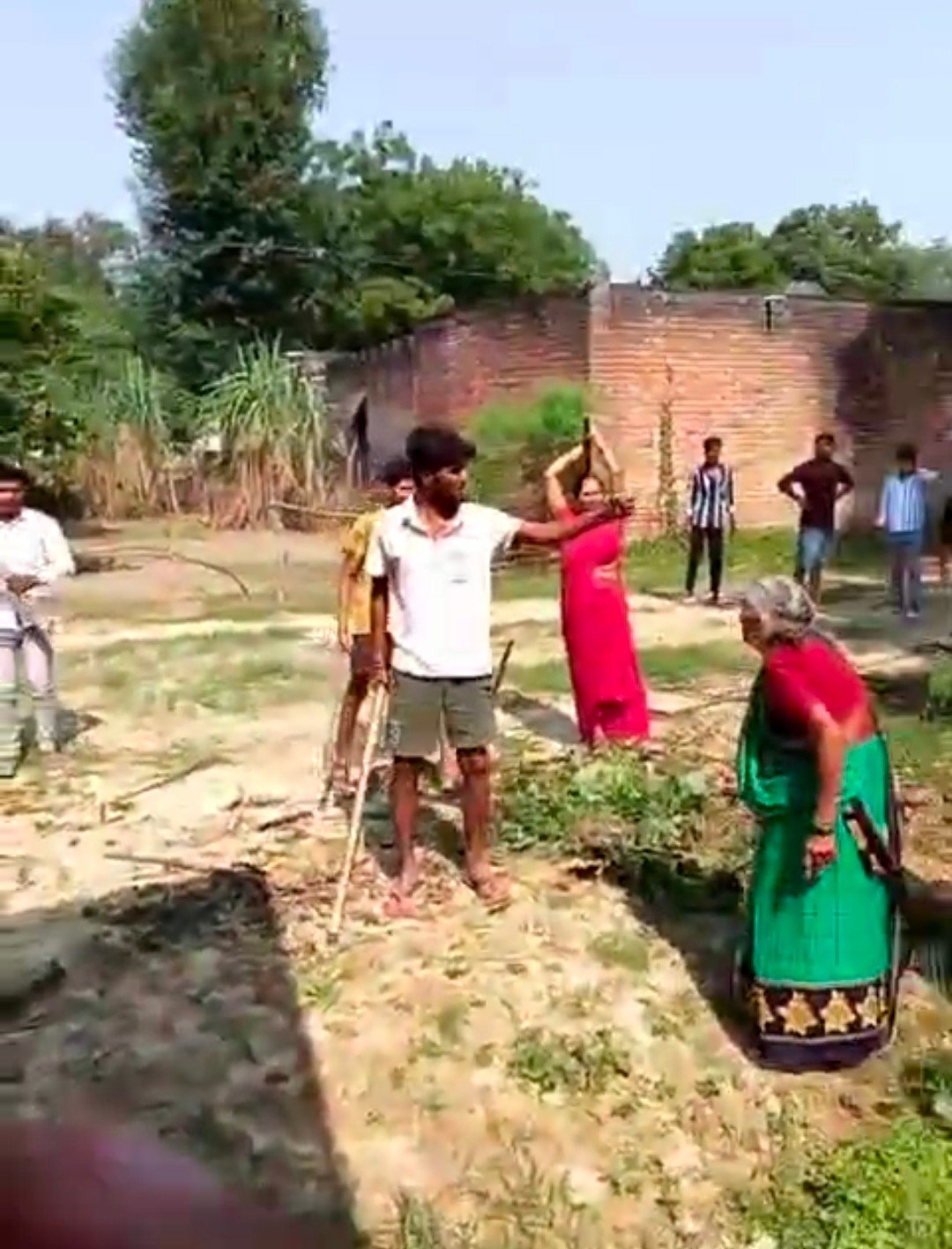 Raibareli- दो पक्षों में जमकर चटकी लाठियां, हुआ खूनी संघर्ष